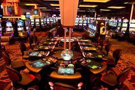Giao diện sảnh game j9bet với các tựa slot và game bài Việt Nam